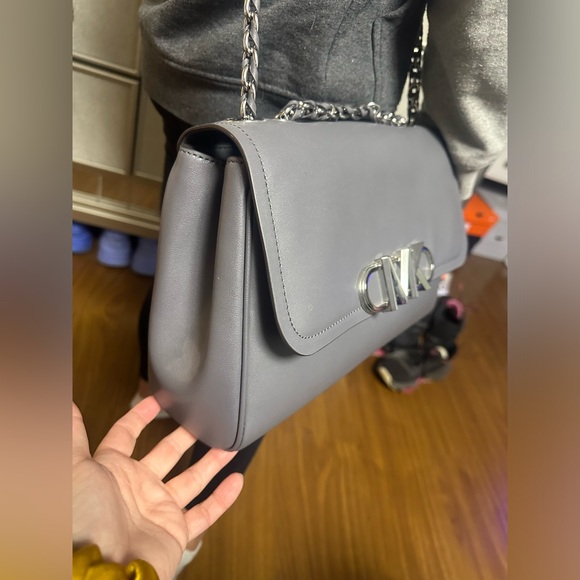 Brand new grey/purple XL Micheal Kors bag BNWT - Picture 4 of 10